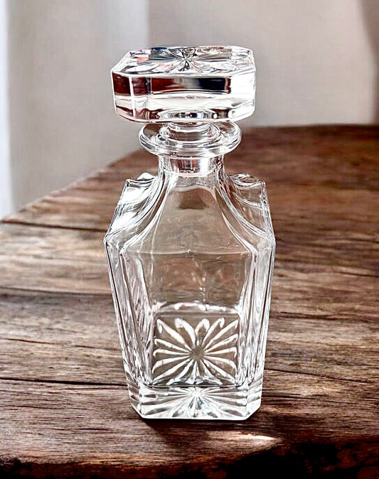 Customizable 750ml Whiskey Decanter